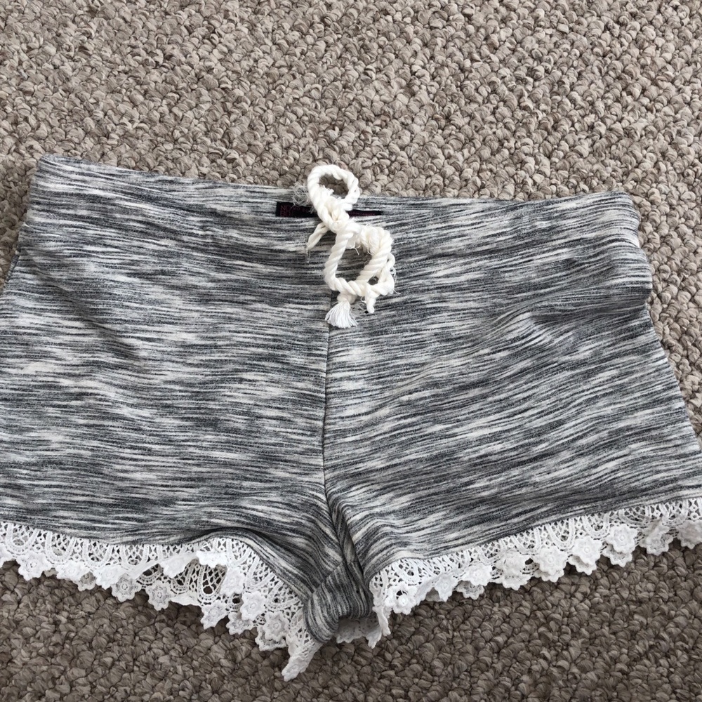 Cute Shorts - Picture 2 of 3